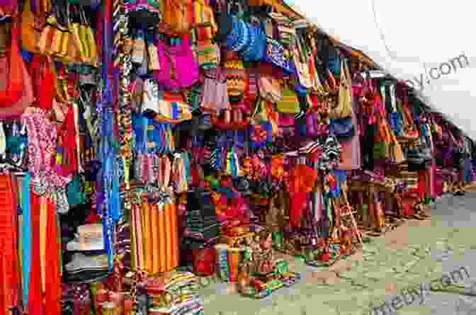 Local Market In Central America With Colorful Textiles And Handicrafts Havana Interactive City Guide: Spanish And English (Central America 1)