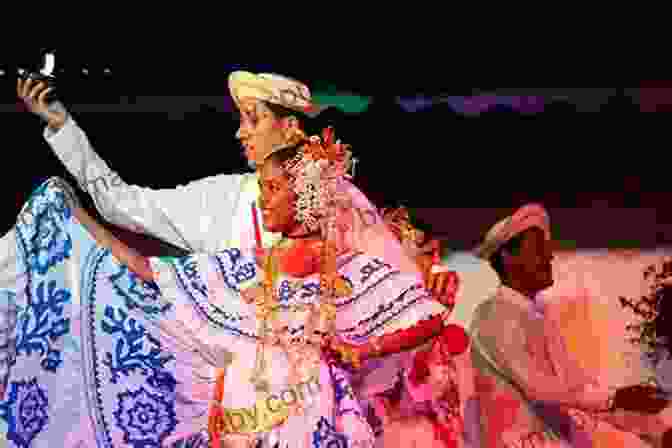 Panamanian Dancers Performing A Typical Dance Insight Guides Panama (Travel Guide EBook)